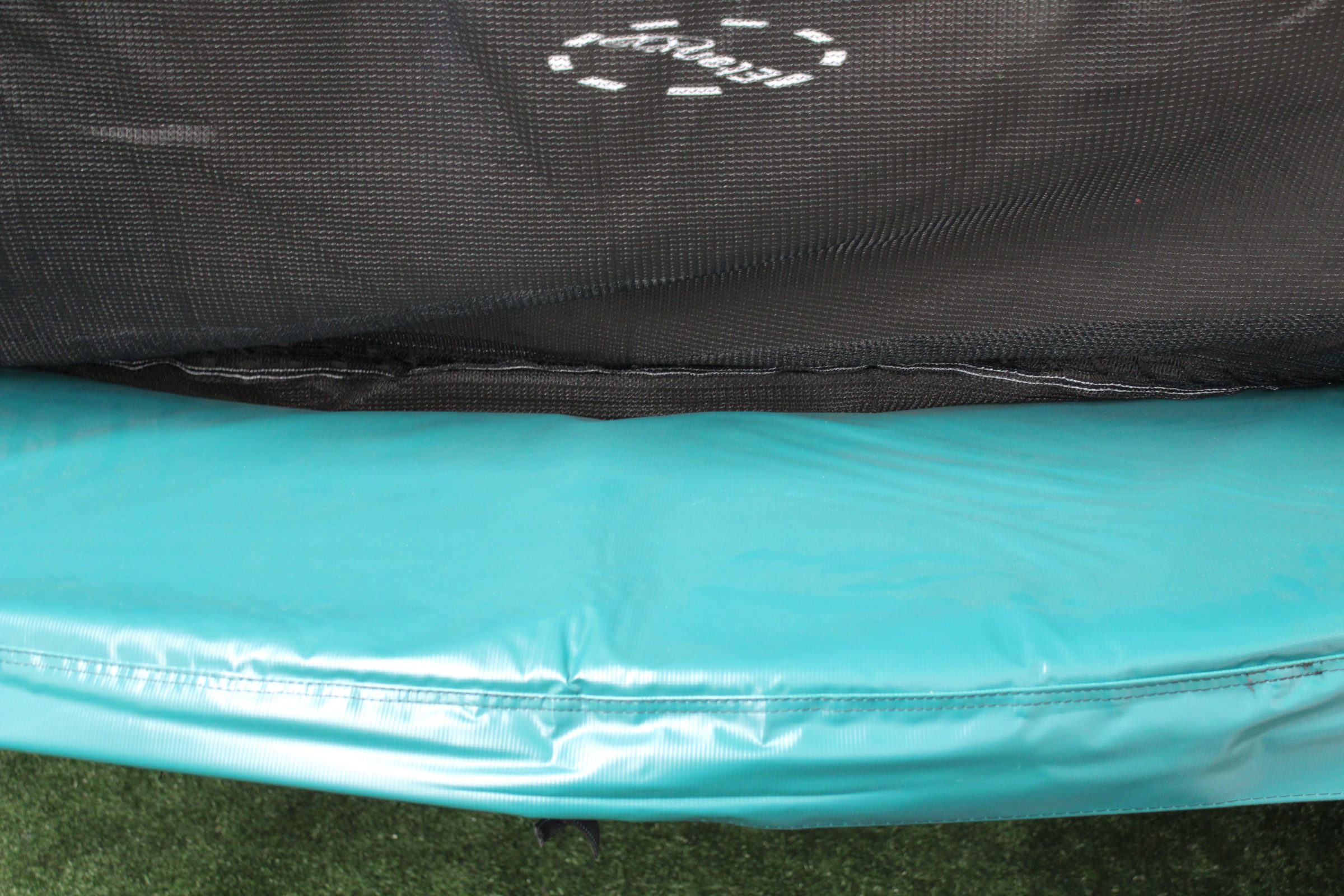 Etan Hi-Flyer in-ground trampoline with enclosure 08ft / 244 cm – green