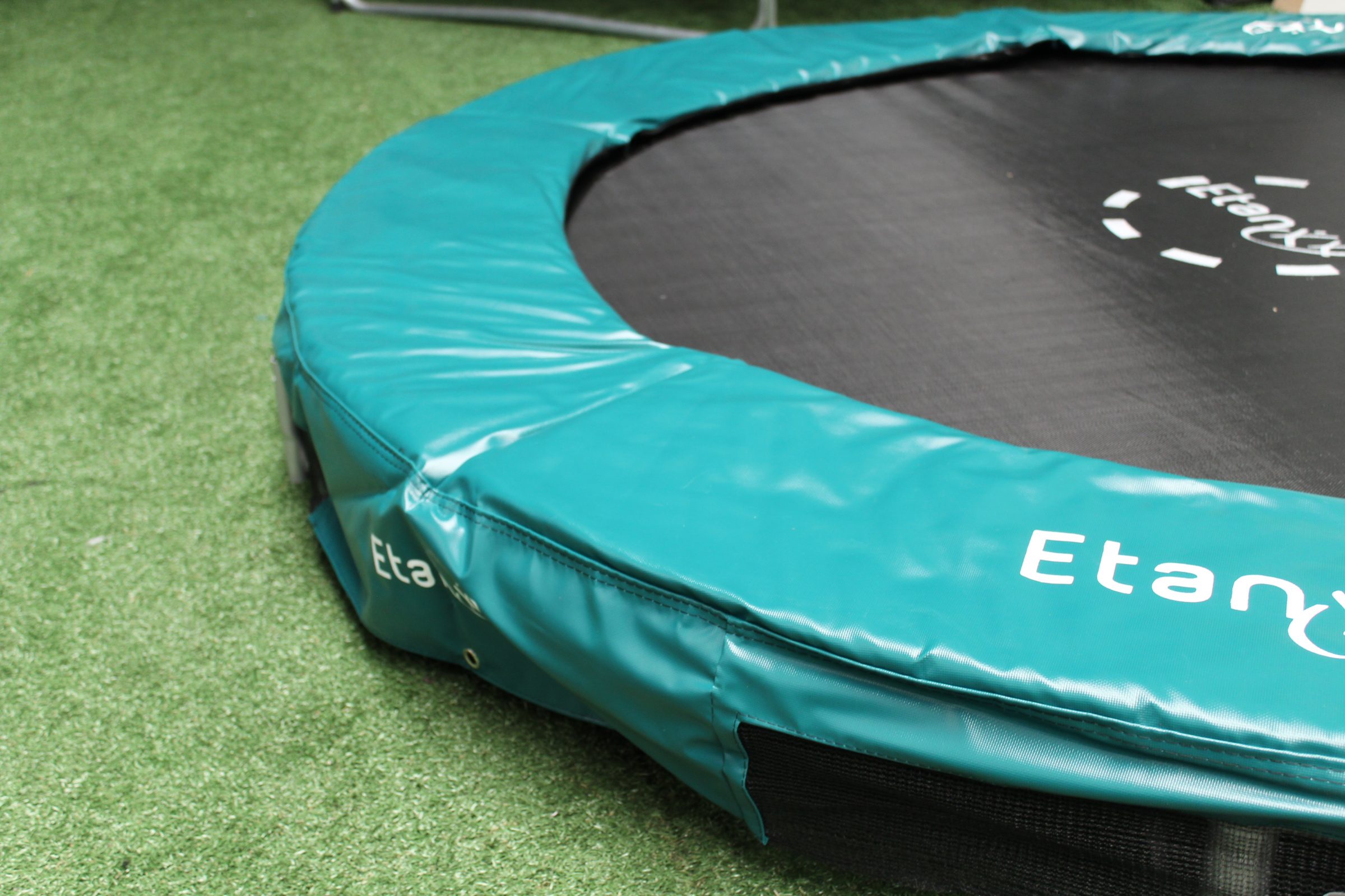 Etan Hi-Flyer trampoline with enclosure 08ft / 244 cm – green
